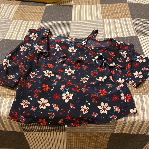 NWT Zoe by Rachel Zoe floral Blouse (small) - Picture 6 of 6